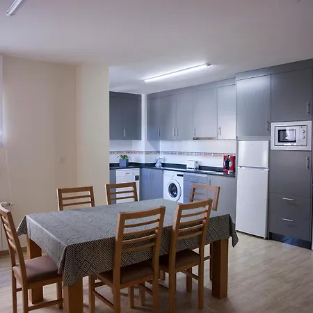 Laros Pios 1 Apartment *
